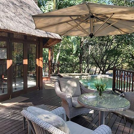 Dreamy 3 Bedroom Villa On The Edge Of The Sabie River In Kruger Park Lodge Hazyview Eksteriør billede