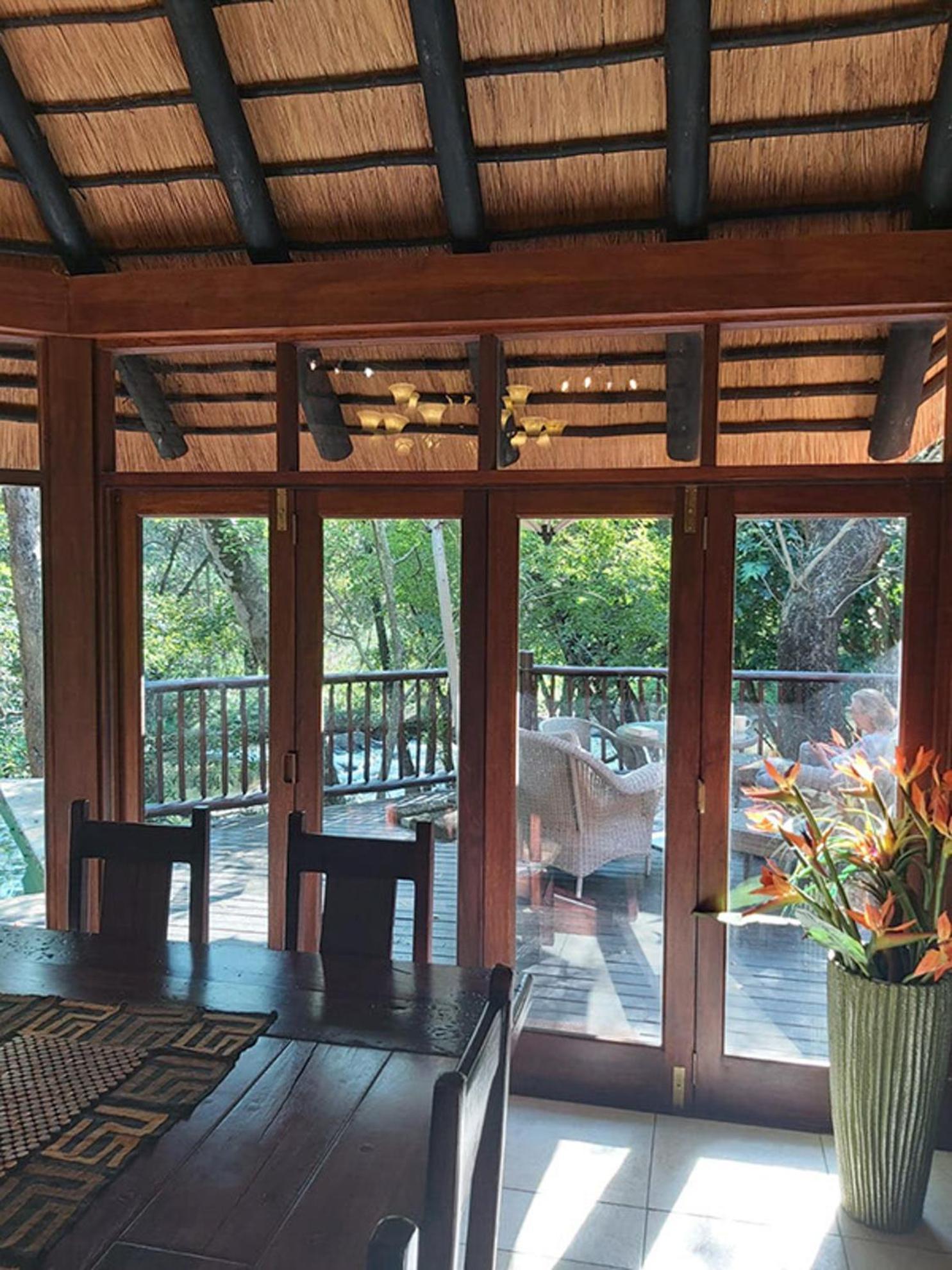 Dreamy 3 Bedroom Villa On The Edge Of The Sabie River In Kruger Park Lodge Hazyview Eksteriør billede